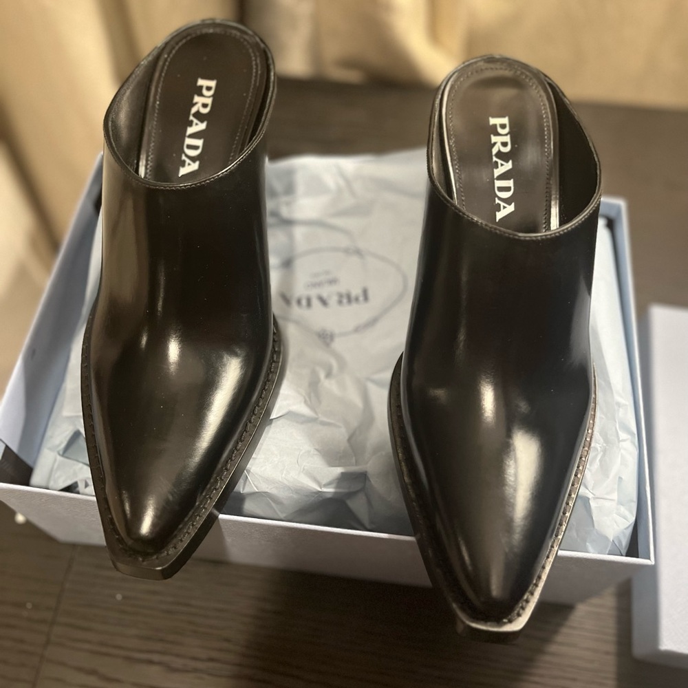 Brand new Prada mules size 37
